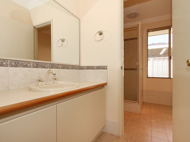 15 Kooralbyn Valley Crescent, Jandakot WA 6164