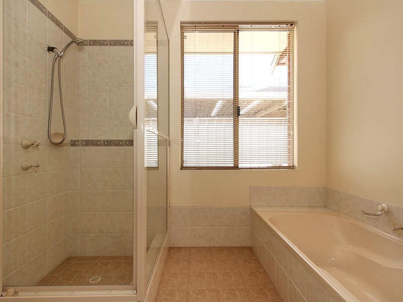 15 Kooralbyn Valley Crescent, Jandakot WA 6164