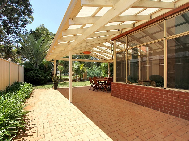 15 Kooralbyn Valley Crescent, Jandakot WA 6164