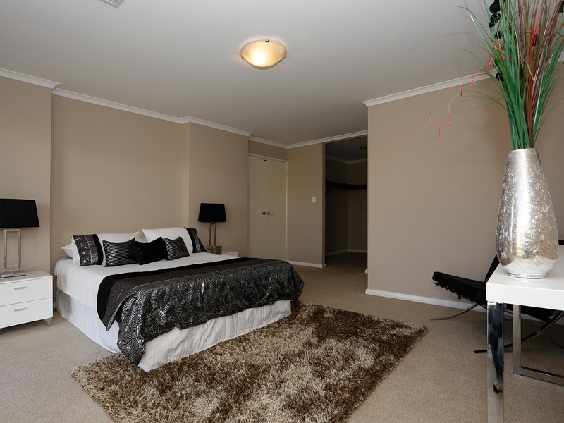 4 Madison Link, Success WA 6164
