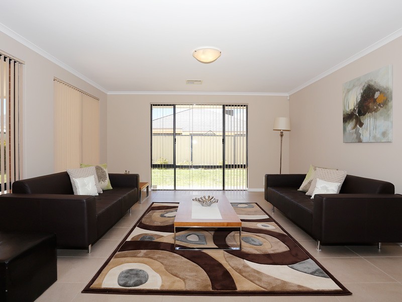 4 Madison Link, Success WA 6164