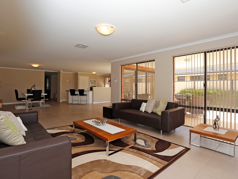 4 Madison Link, Success WA 6164