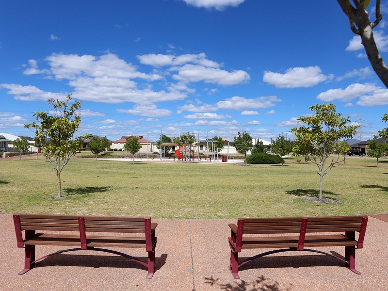 4 Madison Link, Success WA 6164