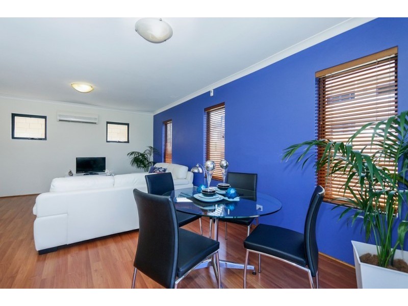 4/12 Boyd Crescent, Hamilton Hill WA 6163