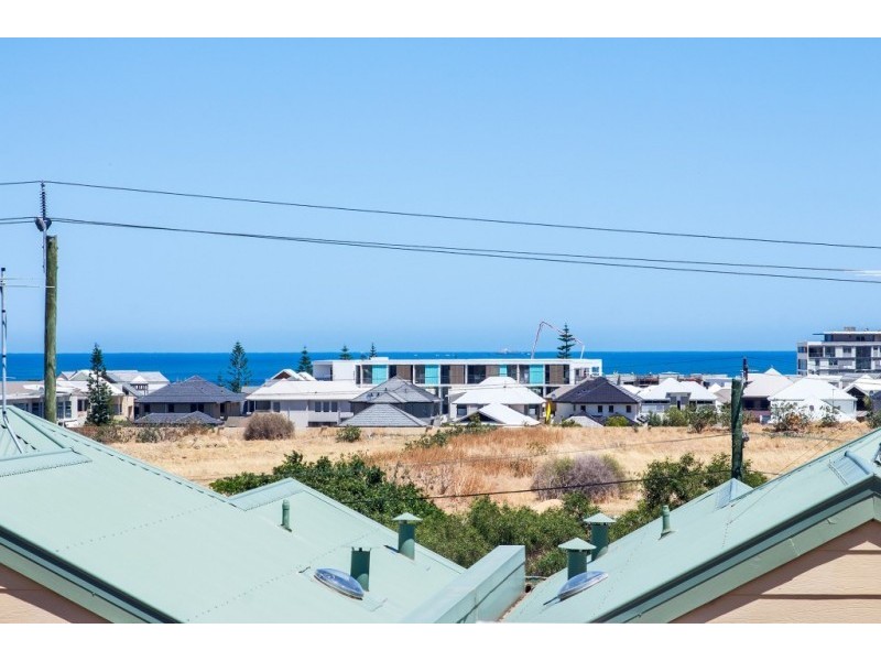 4/12 Boyd Crescent, Hamilton Hill WA 6163