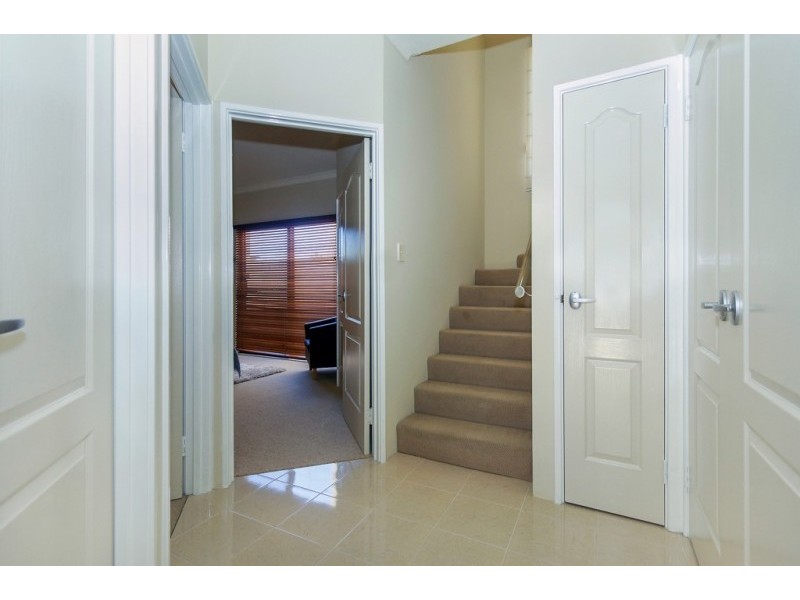 4/12 Boyd Crescent, Hamilton Hill WA 6163