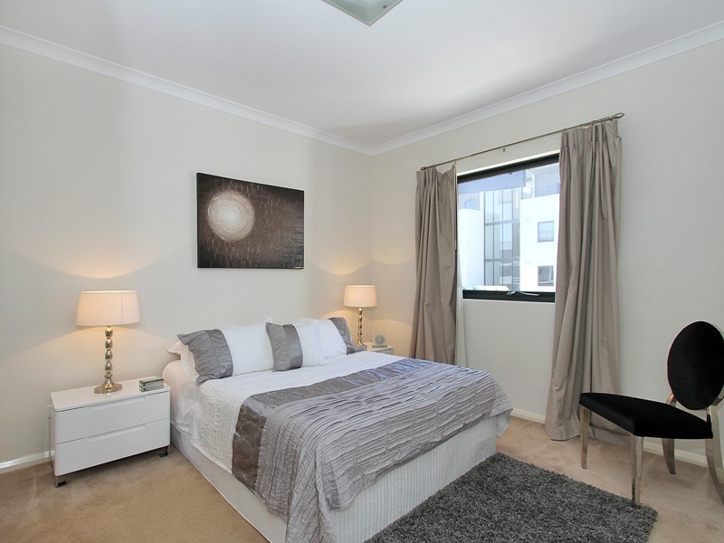 33/2 Stockton Bend, Cockburn Central WA 6164