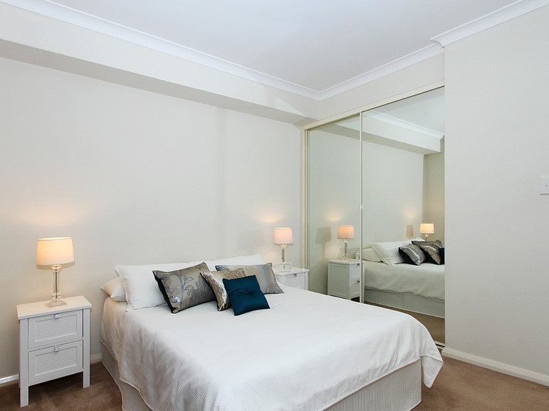 33/2 Stockton Bend, Cockburn Central WA 6164