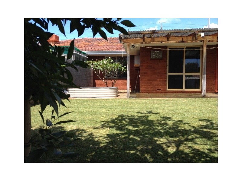 43B Hamilton Road, Hamilton Hill WA 6163