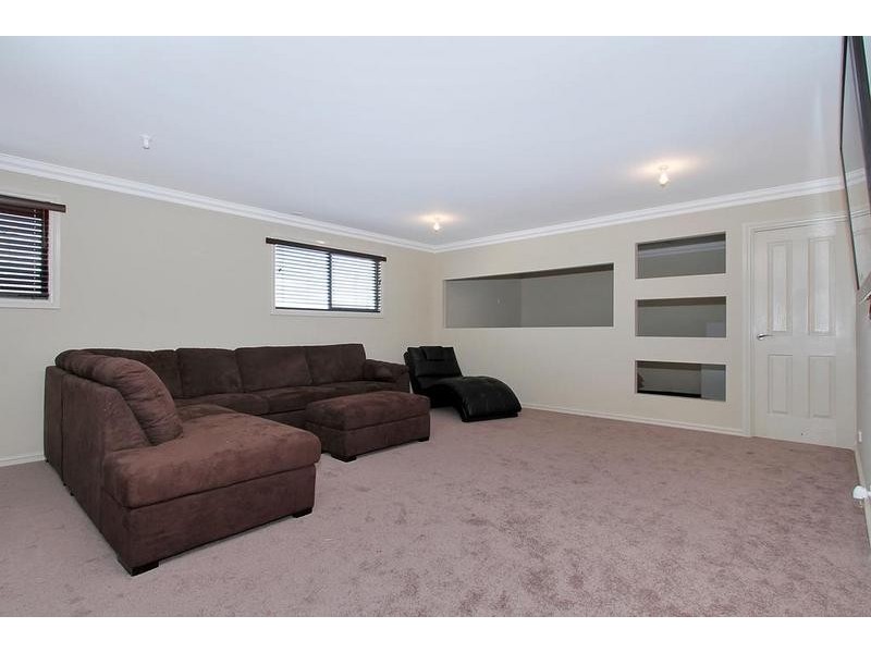 40 Seville Way, Aubin Grove WA 6164