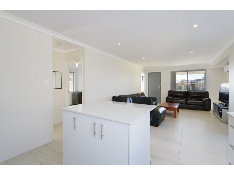 19/26 Charnley Bend, Success WA 6164