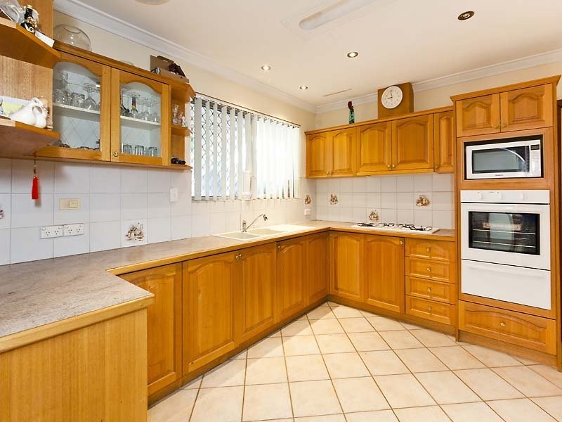 40 Davies Crescent, Kardinya WA 6163