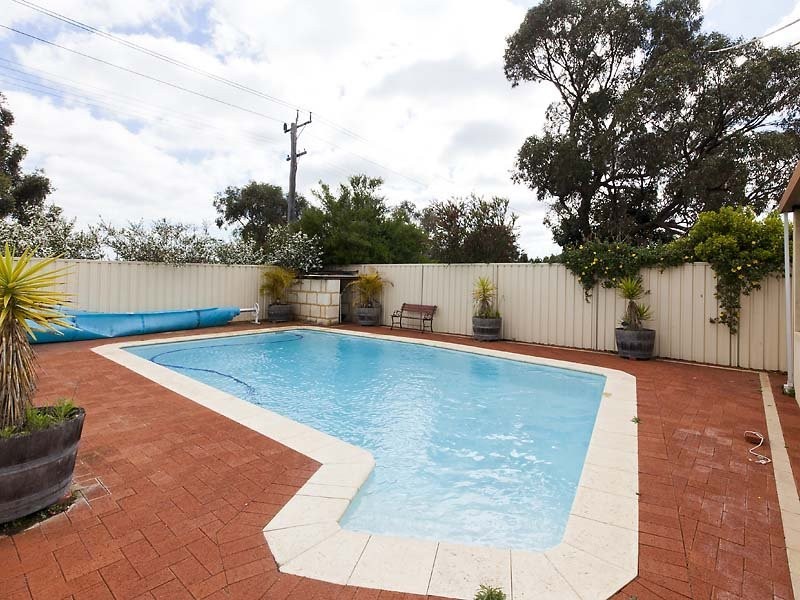40 Davies Crescent, Kardinya WA 6163
