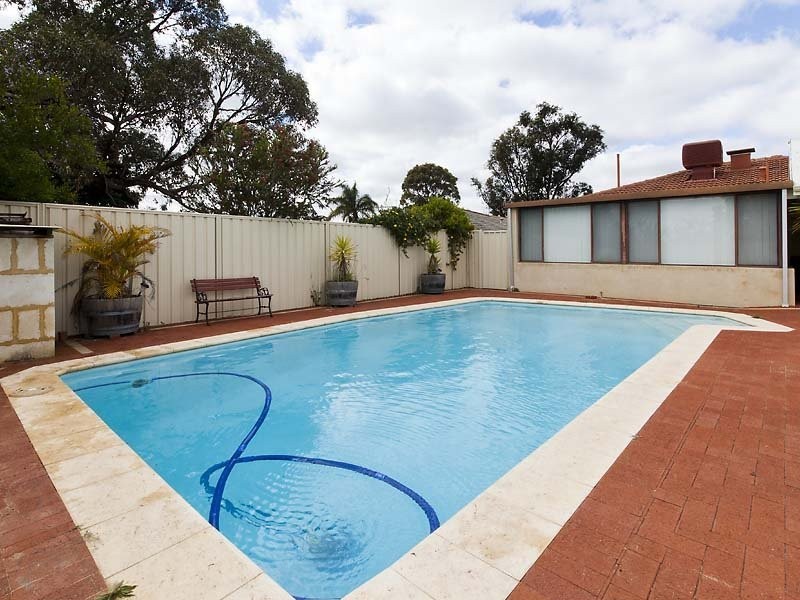 40 Davies Crescent, Kardinya WA 6163