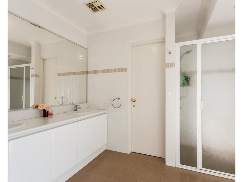 12 Turtle Point Cove, Jandakot WA 6164