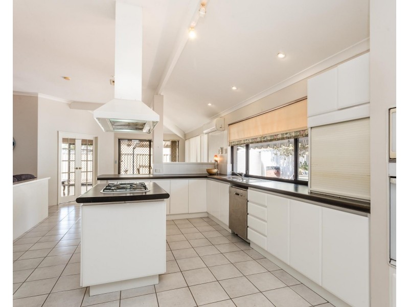 12 Turtle Point Cove, Jandakot WA 6164