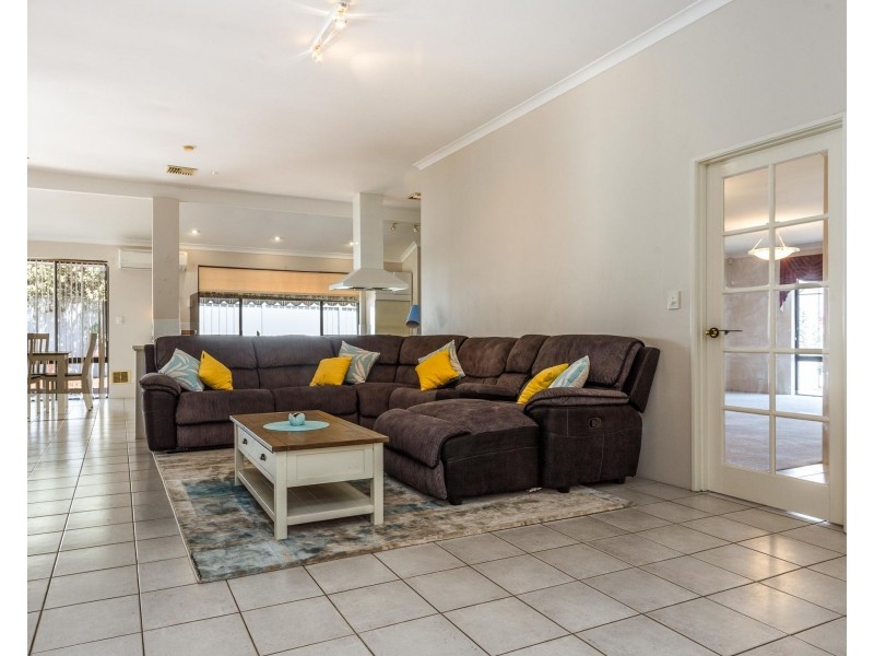 12 Turtle Point Cove, Jandakot WA 6164