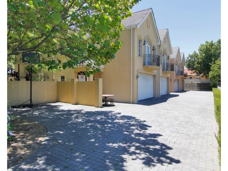 2/10 Hurstford Close, Peppermint Grove WA 6011