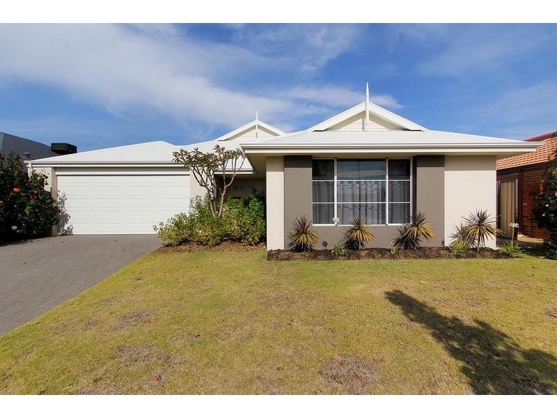 16 Kinloch Pass, Aubin Grove WA 6164