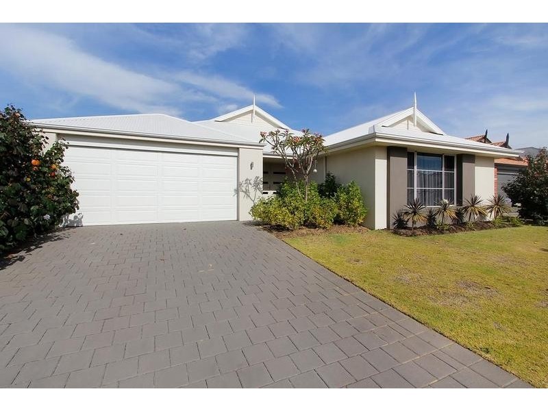 16 Kinloch Pass, Aubin Grove WA 6164