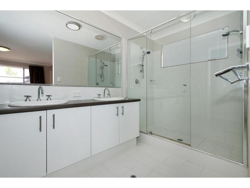 16 Kinloch Pass, Aubin Grove WA 6164