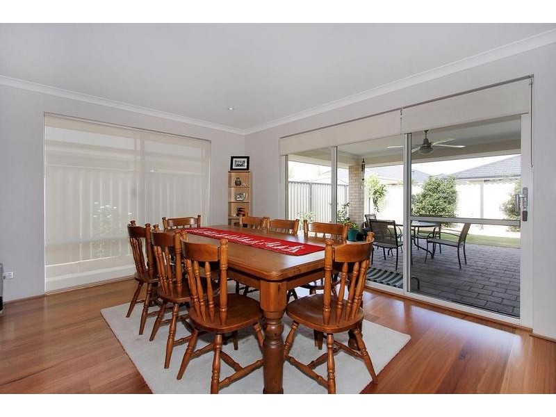 16 Kinloch Pass, Aubin Grove WA 6164