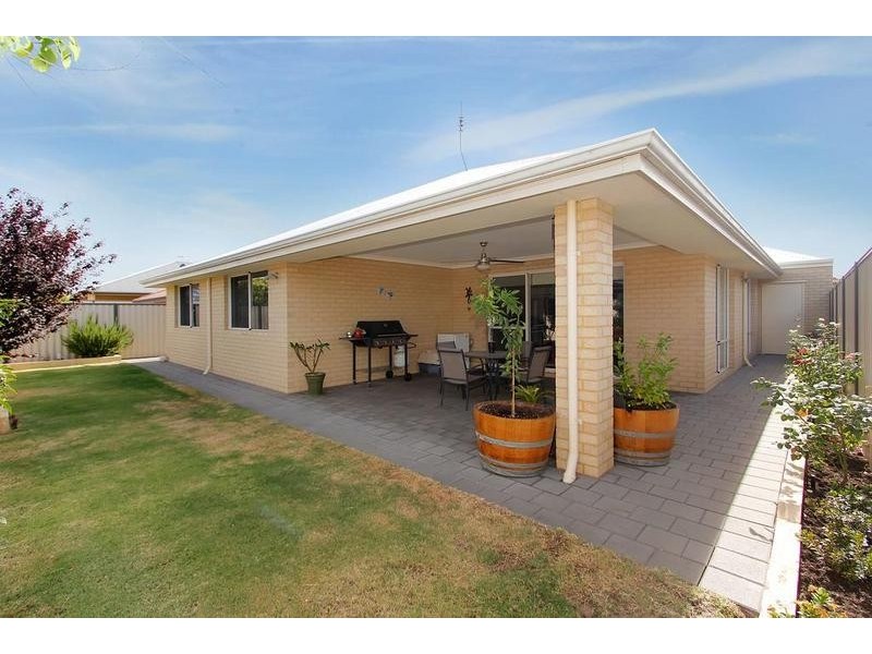 16 Kinloch Pass, Aubin Grove WA 6164