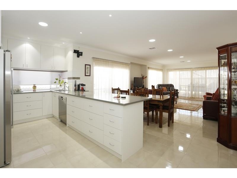 6 Hartz Way, Wandi WA 6167