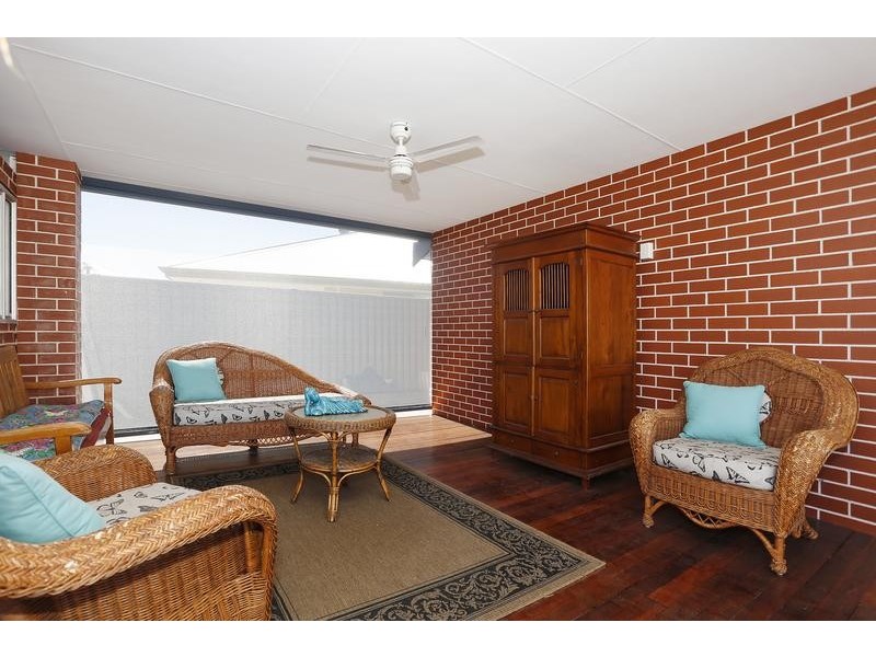 6 Hartz Way, Wandi WA 6167