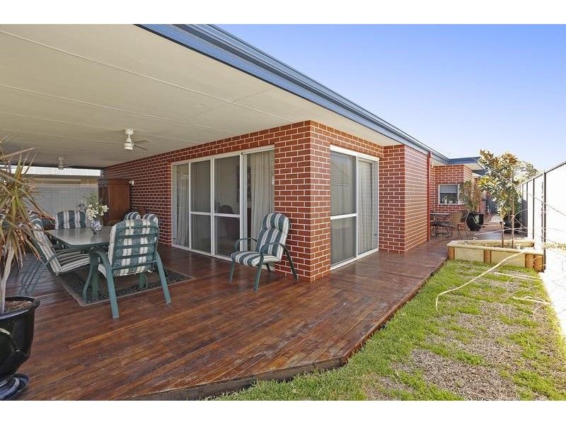 6 Hartz Way, Wandi WA 6167