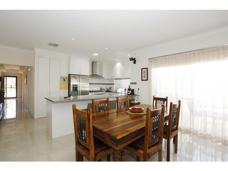 6 Hartz Way, Wandi WA 6167