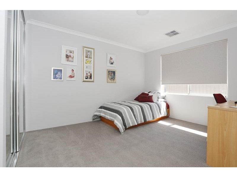 6 Hartz Way, Wandi WA 6167