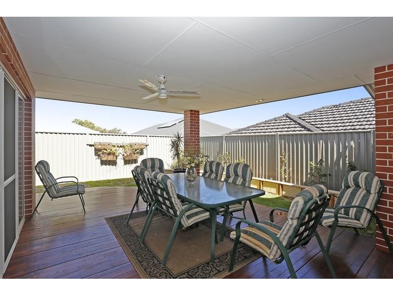 6 Hartz Way, Wandi WA 6167