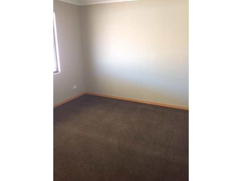 8 Dongara Way, South Lake WA 6164