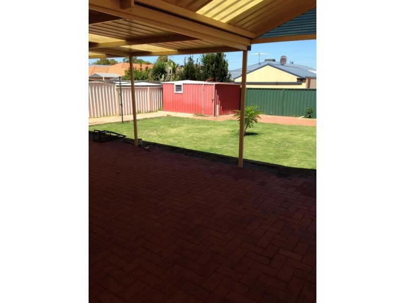 8 Dongara Way, South Lake WA 6164