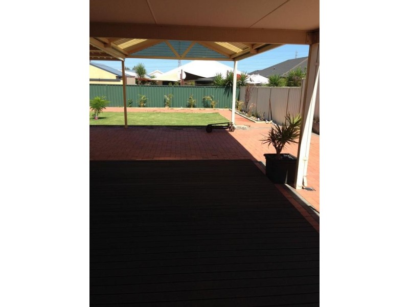 8 Dongara Way, South Lake WA 6164