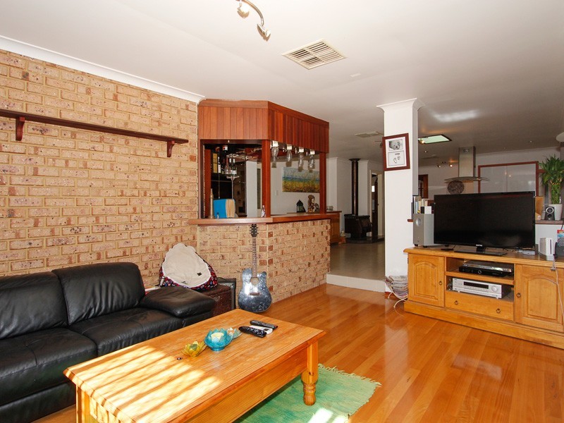 282 Lyon Road, Aubin Grove WA 6164
