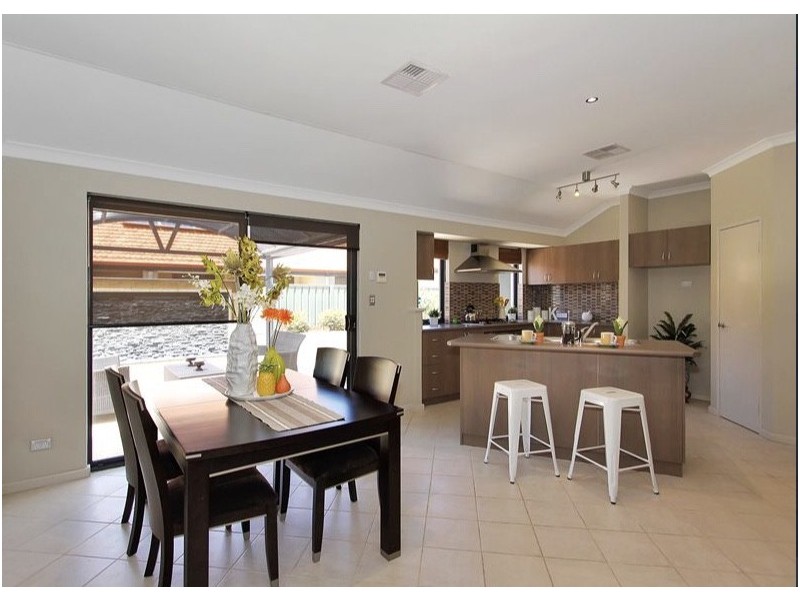 20 Kurrajong Approach, Atwell WA 6164