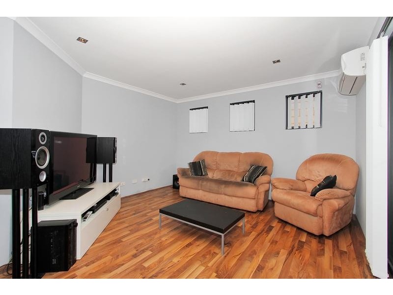 1/12 Peppermint Gardens, Aubin Grove WA 6164