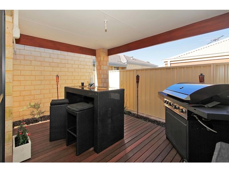 1/12 Peppermint Gardens, Aubin Grove WA 6164