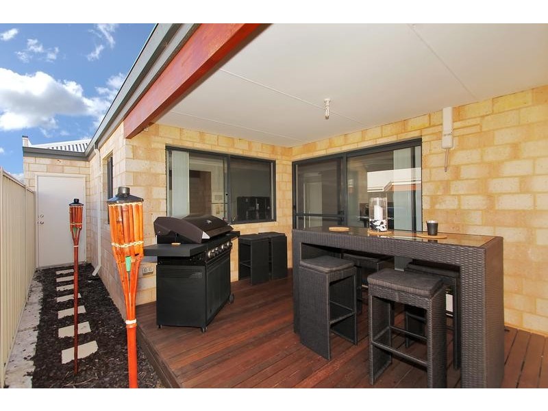 1/12 Peppermint Gardens, Aubin Grove WA 6164