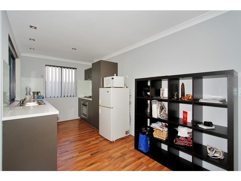 1/12 Peppermint Gardens, Aubin Grove WA 6164