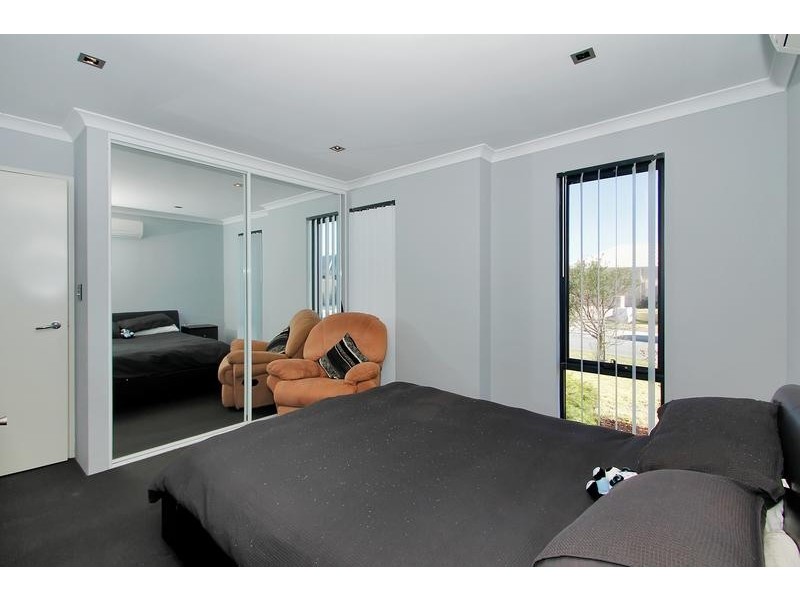 1/12 Peppermint Gardens, Aubin Grove WA 6164