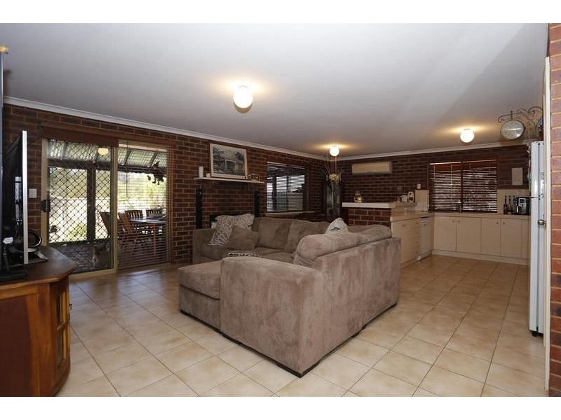 12 Shady Grove, Yangebup WA 6164