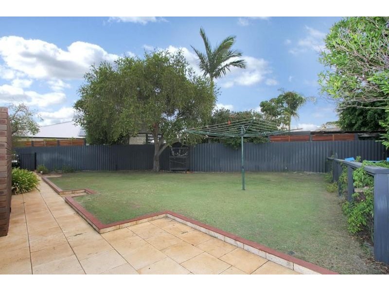 11 Dain Court, Leeming WA 6149