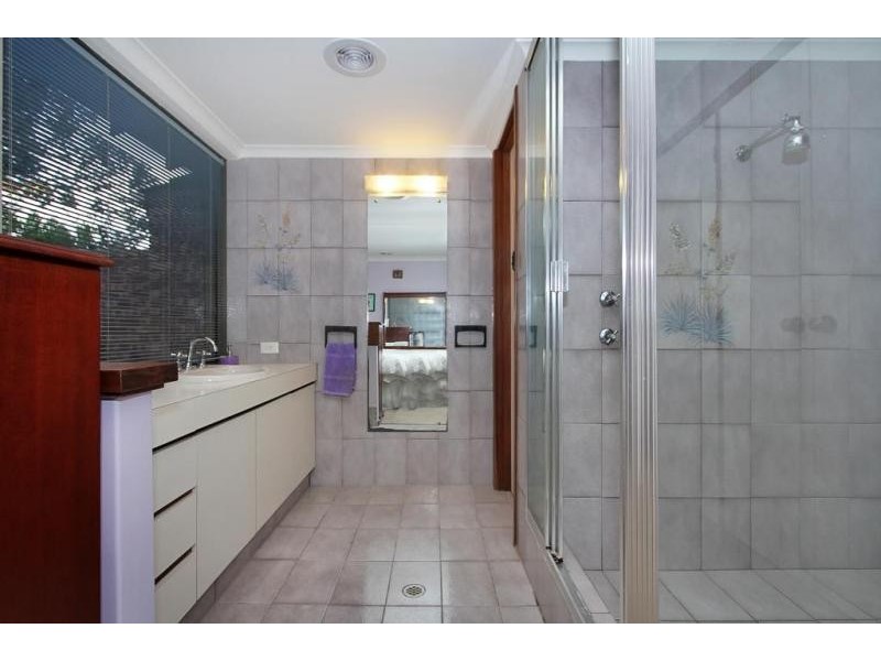 11 Dain Court, Leeming WA 6149