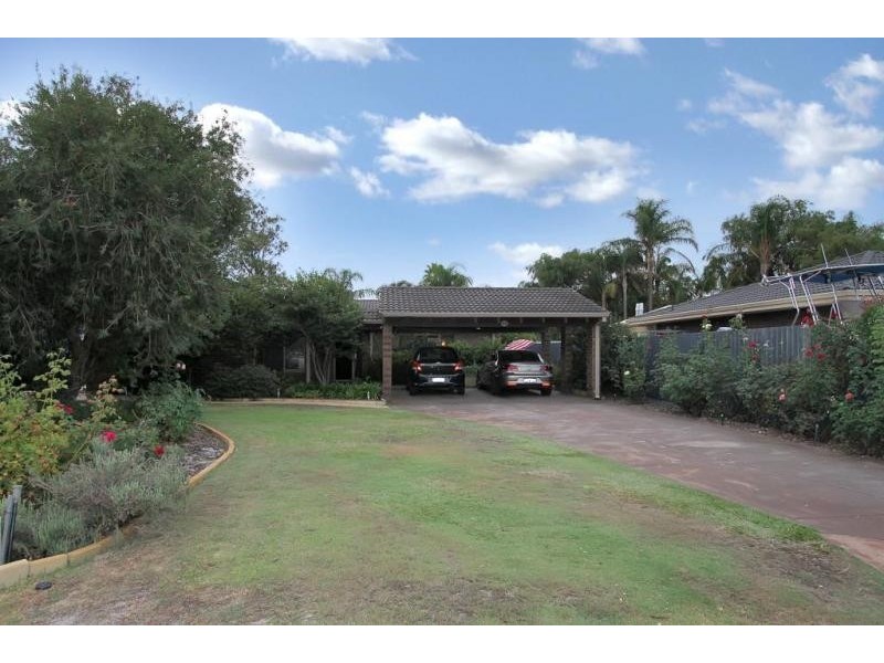 11 Dain Court, Leeming WA 6149