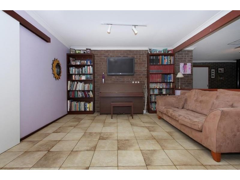 11 Dain Court, Leeming WA 6149