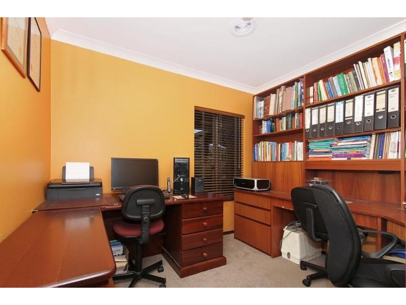 11 Dain Court, Leeming WA 6149