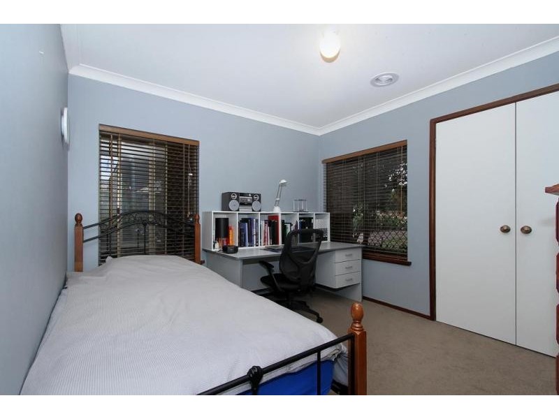 11 Dain Court, Leeming WA 6149